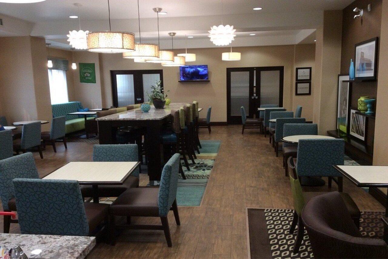 Hampton Inn Saskatoon South Exterior photo