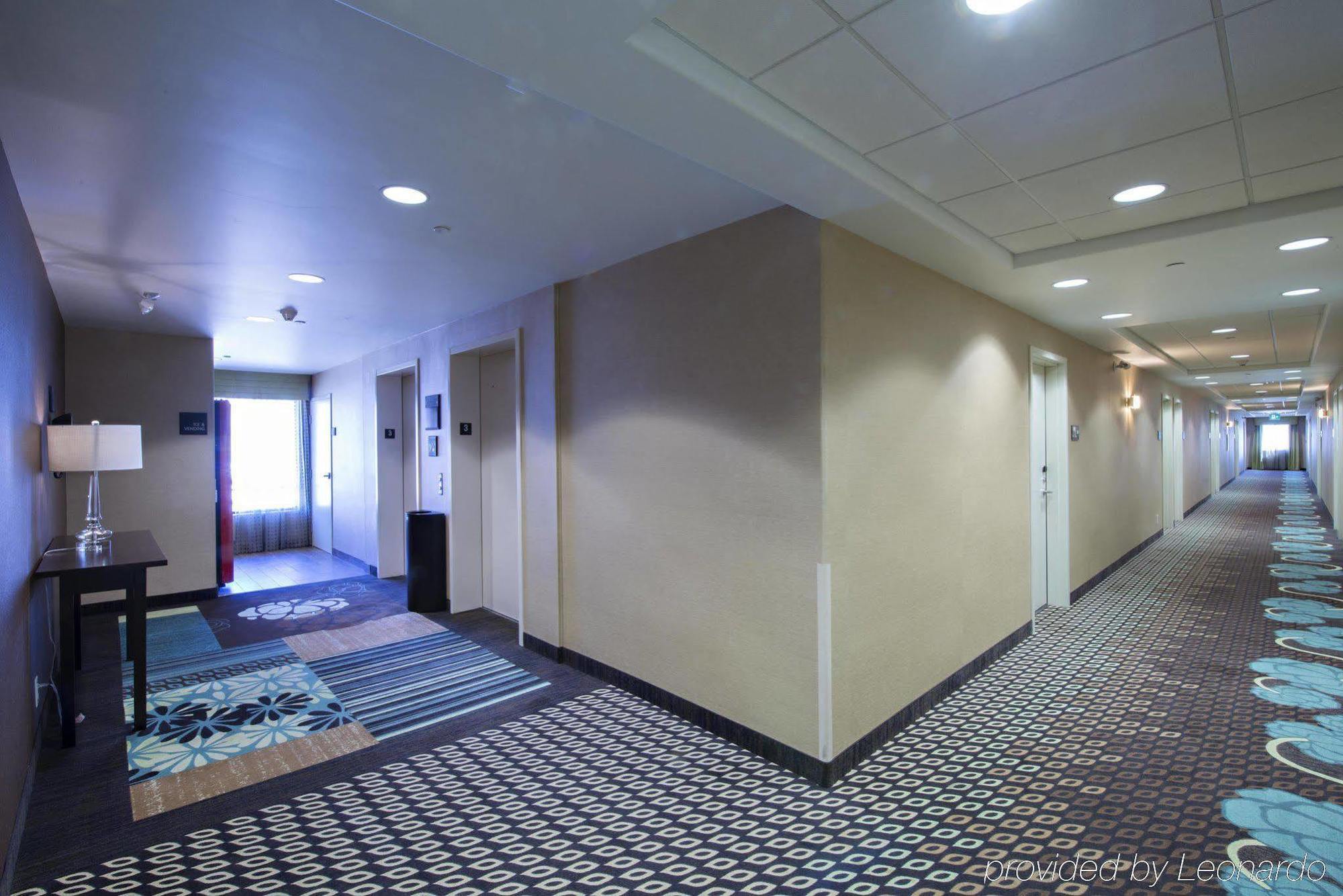 Hampton Inn Saskatoon South Exterior photo